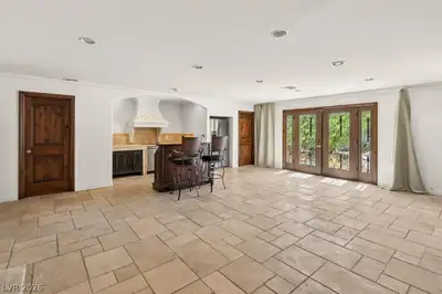 4425 Sunflower Avenue Living Room
