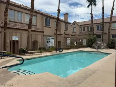 1513 Couples Street Pool