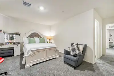 451 Horizon Cove Place Bedroom