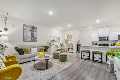 451 Horizon Cove Place Living Room
