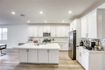 6104 Avery Pointe Street Kitchen
