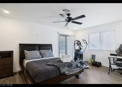 712 Glen Abbey Circle Bedroom