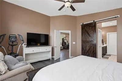 2737 Council Crest Court Primary Bedroom