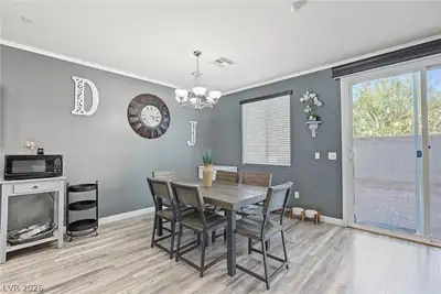 2737 Council Crest Court Dining Area