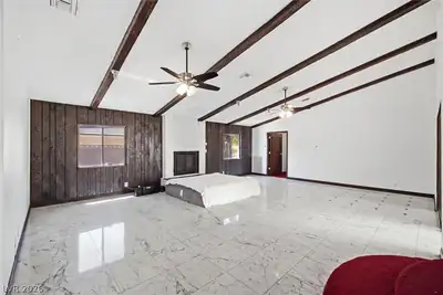 3075 Rosanna Street Living Room