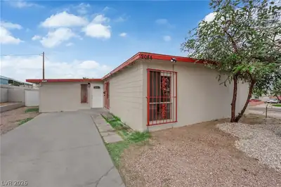 2084 Palma Vista Avenue 