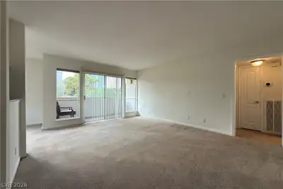 618 Oakmont Avenue 2308 Living Room