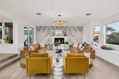 2919 Reiger Court Living Room