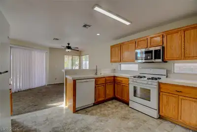 8021 Tulum Court, Las Vegas, NV 89145 Kitchen