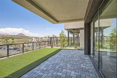 18 Promenade Isle Lane Patio
