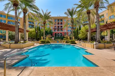 18 Promenade Isle Lane Pool