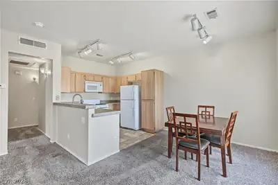 251 South Green Valley Parkway 4122 