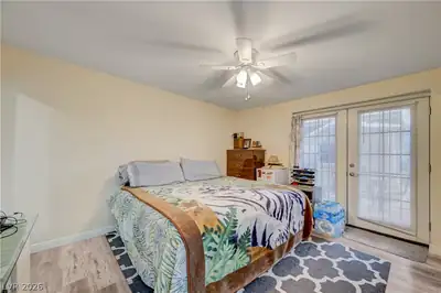 5093 Sun Valley Drive Bedroom