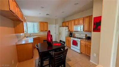 2574 Stardust Valley Drive Kitchen