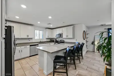 6282 Foxes Dale Street Kitchen
