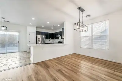 10165 Tait Street Dining Area