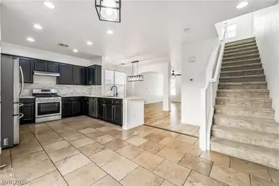 10165 Tait Street Kitchen
