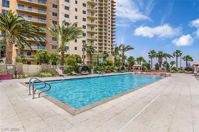 8255 LAS VEGAS Boulevard 814 Pool