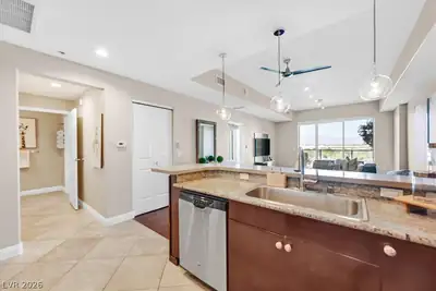 8255 LAS VEGAS Boulevard 814 Kitchen