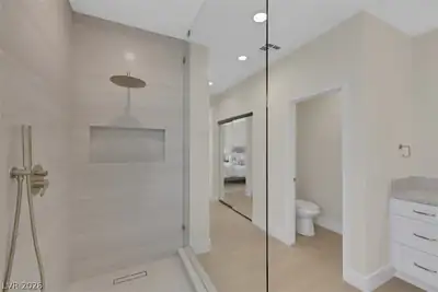 10551 Mandarino Avenue Primary Bathroom