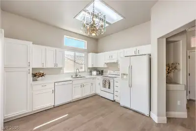 10700 Grand Cypress Avenue Kitchen