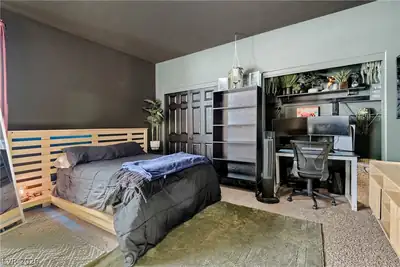 9008 Townbridge Avenue Bedroom