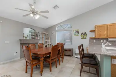 130 Ringlore Drive Drive Dining Area