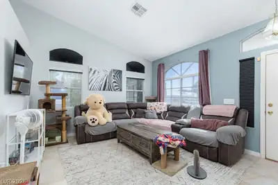 130 Ringlore Drive Drive Living Room