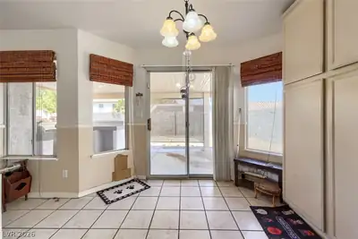 262 Lilium Street Dining Area