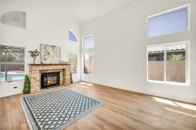 5322 Sandstone Drive Living Room