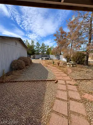 5561 Doubletree Road Yard