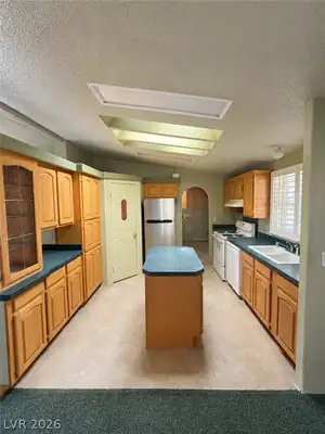 5561 Doubletree Road Kitchen