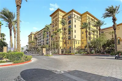 2405 West Serene Avenue 717, Las Vegas