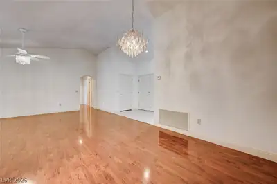 2925 Dry Ridge Court Living Room