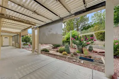 2925 Dry Ridge Court Patio