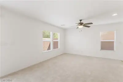 8640 Bella Sparkle Avenue Bedroom