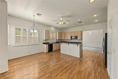 6125 MARKLEHAM Avenue, Las Vegas, NV 89130 Kitchen