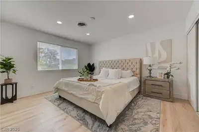 431 Scenic Drive Primary Bedroom