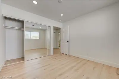 431 Scenic Drive Bedroom