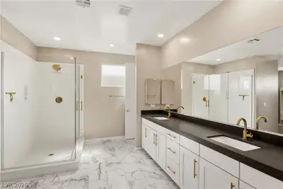 10277 Green Ember Drive Primary Bathroom