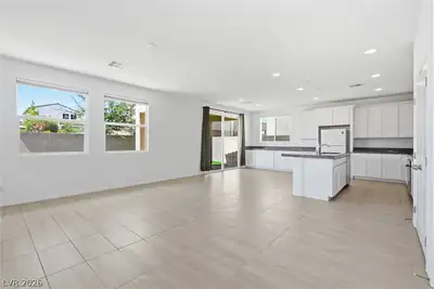 4729 Challenger Street Dining Area