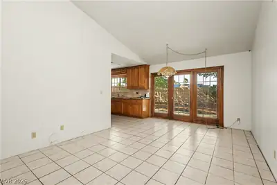 6592 Peachtree Lane Dining Area