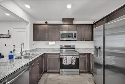 2742 Champagne Gold Avenue North Las Vegas, NV 89086