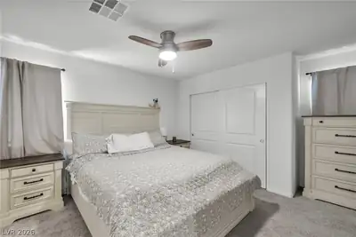 2742 Champagne Gold Avenue Bedroom