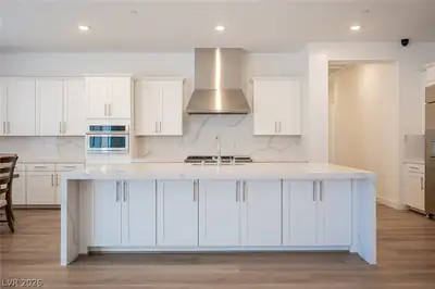 3904 Aiden Creek Avenue Kitchen