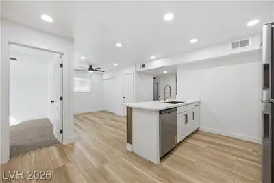 488 Albert Avenue 4 