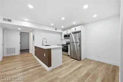 488 Albert Avenue 4 