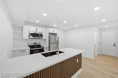 488 Albert Avenue 4 
