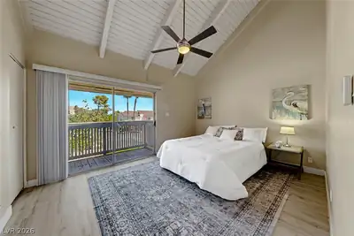 572 Willow Green Drive Bedroom