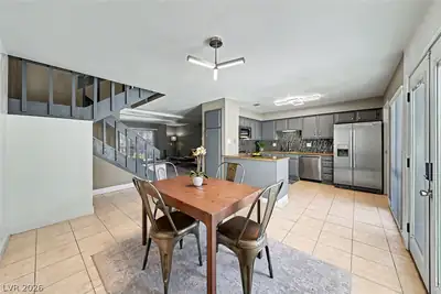 572 Willow Green Drive Dining Area